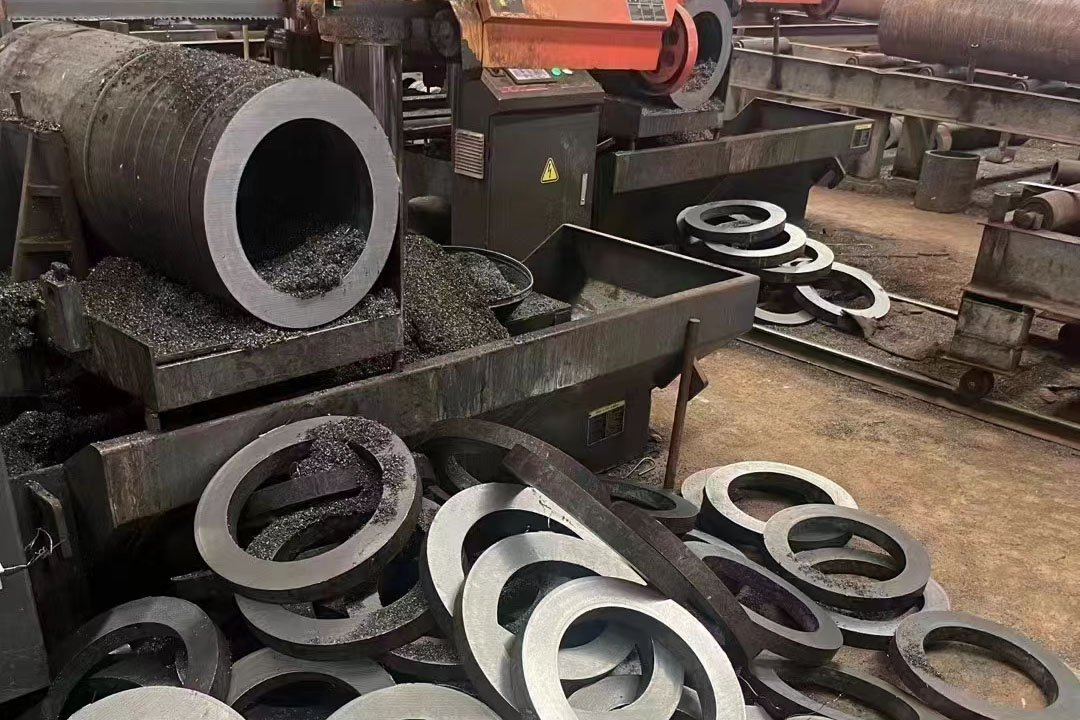 厚壁無(wú)縫鋼管切割