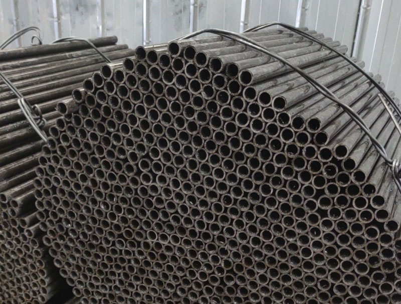 小口徑無(wú)縫鋼管切割